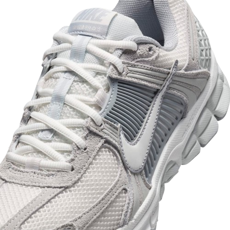 W NIKE ZOOM VOMERO 5
