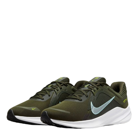 NIKE QUEST 5