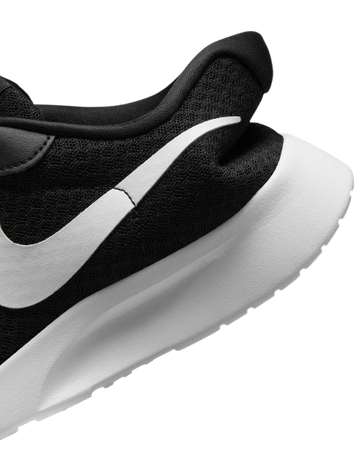 NIKE WMNS TANJUN FLYEASE