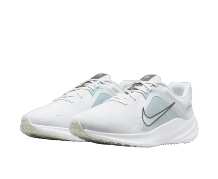 NIKE QUEST 5