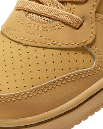 NIKE COURT BOROUGH MID WNTR (PSV)