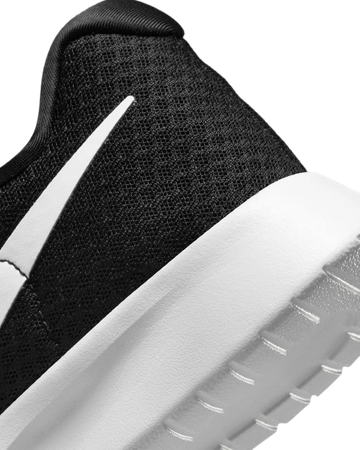 NIKE WMNS TANJUN FLYEASE