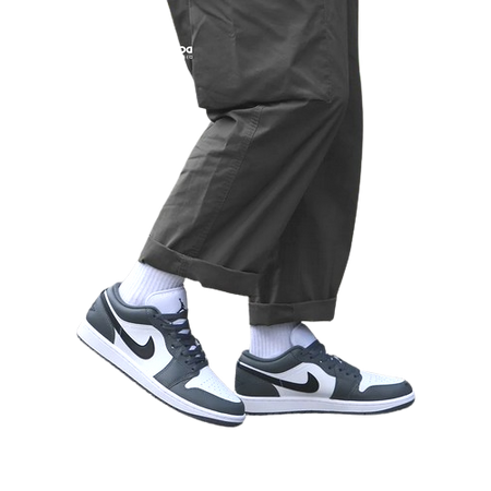 NIKE AIR JORDAN 1 LOW