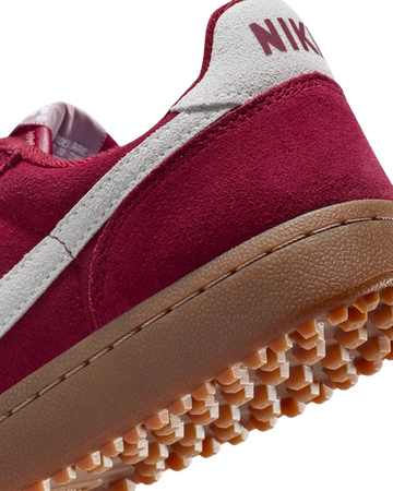 WMNS NIKE FIELD GENERAL